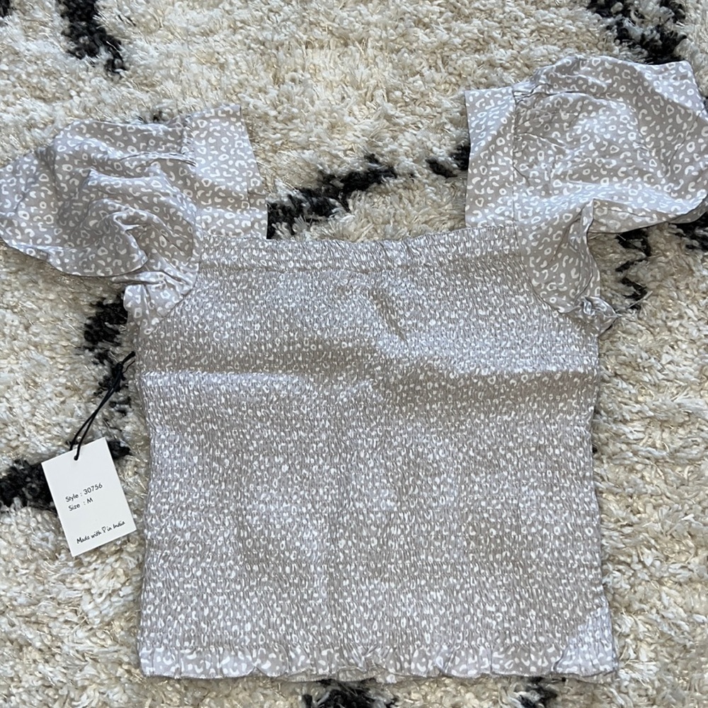 Brand new top size M